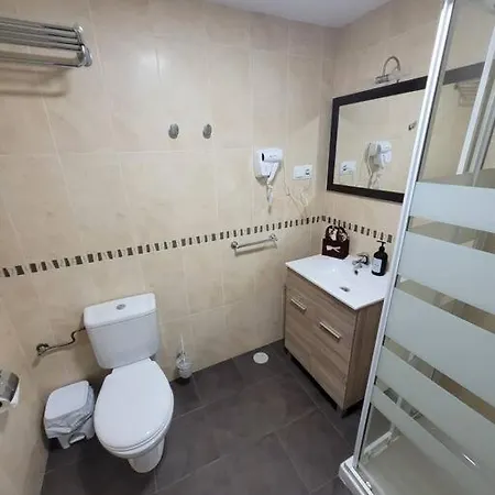 Precioso Reformado Con Terraza, 4 Habs * 瓦伦西亚