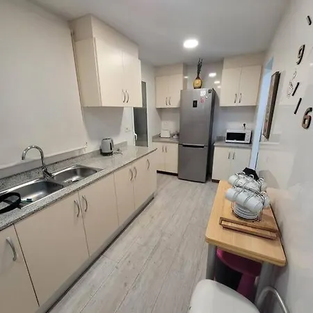 Precioso Reformado Con Terraza, 4 Habs * 瓦伦西亚